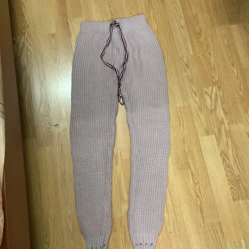 Quần dài len Tommy Hilfiger, size M, màu hồng và ghi xám… gần như mới tinh… 728176