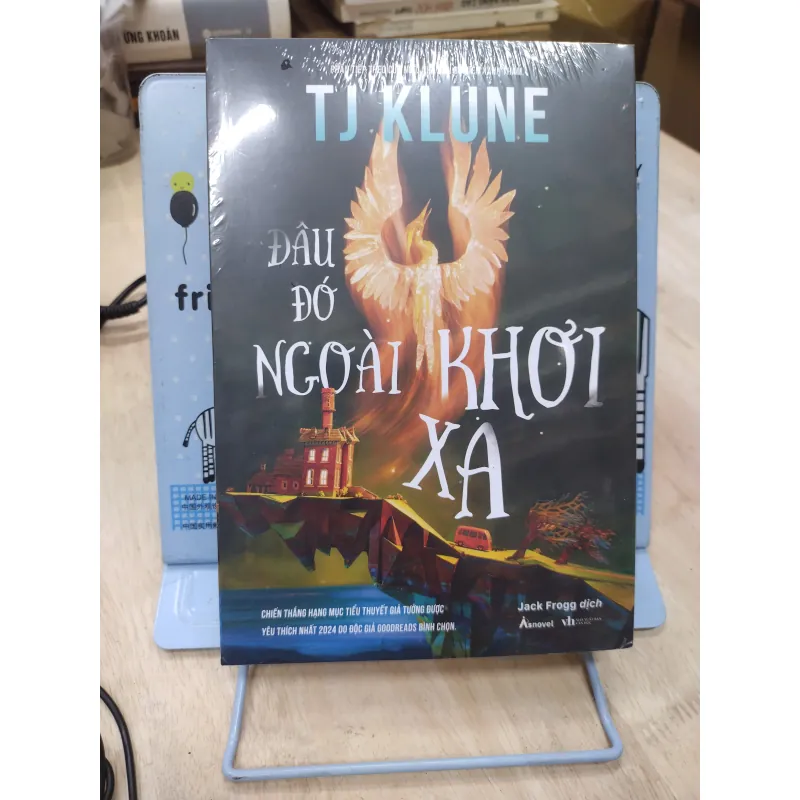 Sách: Đâu đó ngoài khơi xa - TG: TJ Klune 926991