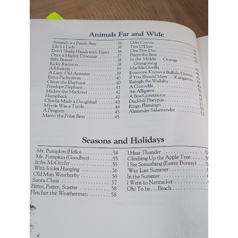 Move Over Mother Goose ( Finger plays, action verses, funny rhymes ) - Ruth I. Dowell - Gryphon House 994613