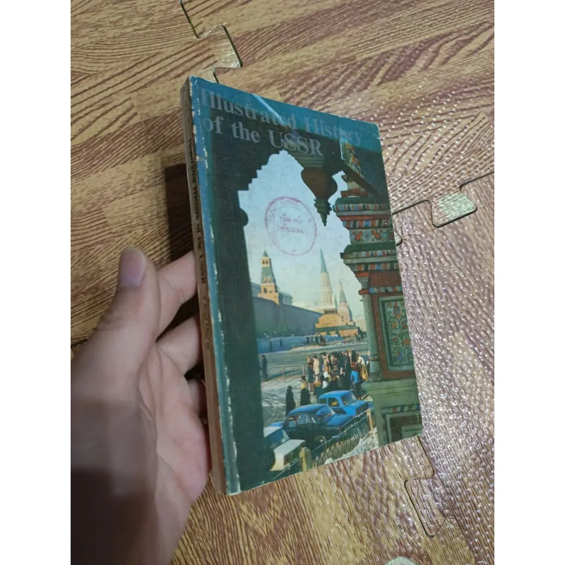 Lịch sử Liên Xô qua ảnh (Sách ngoại văn tiếng Anh) 716356