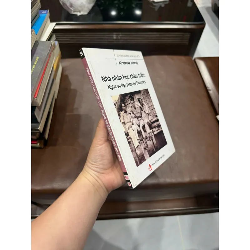 NHÀ NHÂN HỌC CHÂN TRẦN: NGHE VÀ ĐỌC JACQUES DOURNES- K5 1031105