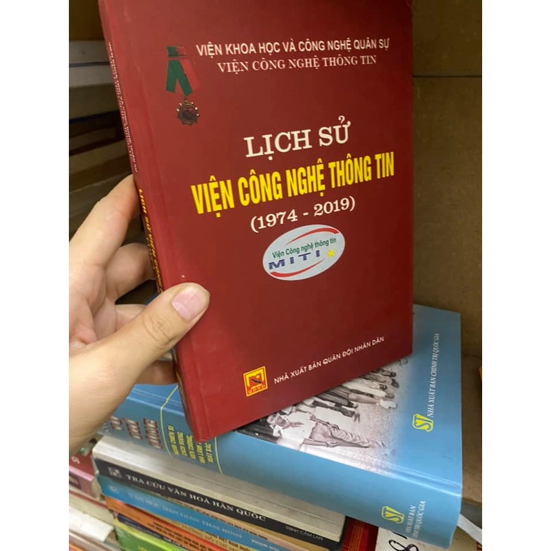 Sách Lịch sử Viện Công nghệ Thông tin 308334