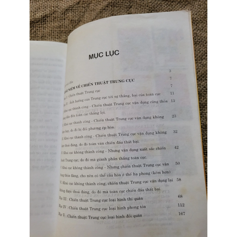 Tìm hiểu về chiến lược trung cuộc  _ sách cờ tướng hay, sách cờ tướng chọn lọc  331417