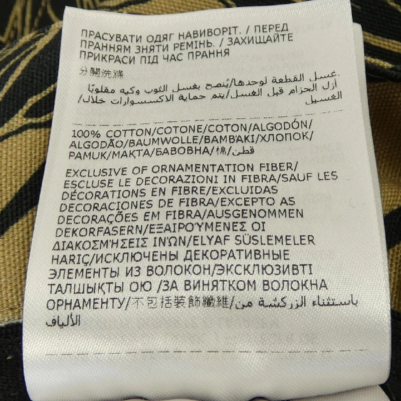 MONCLER K10932B00015 598NE Quần short - Hàng hiệu Chính hãng 813739