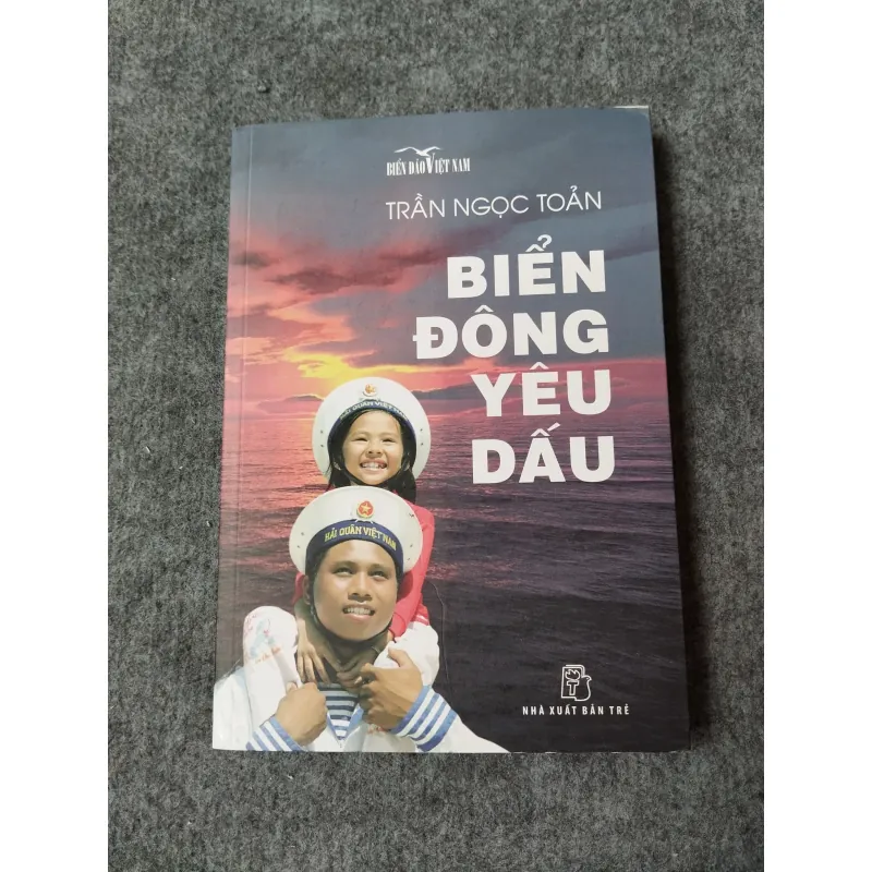 BIỂN ĐÔNG YÊU DẤU 700927