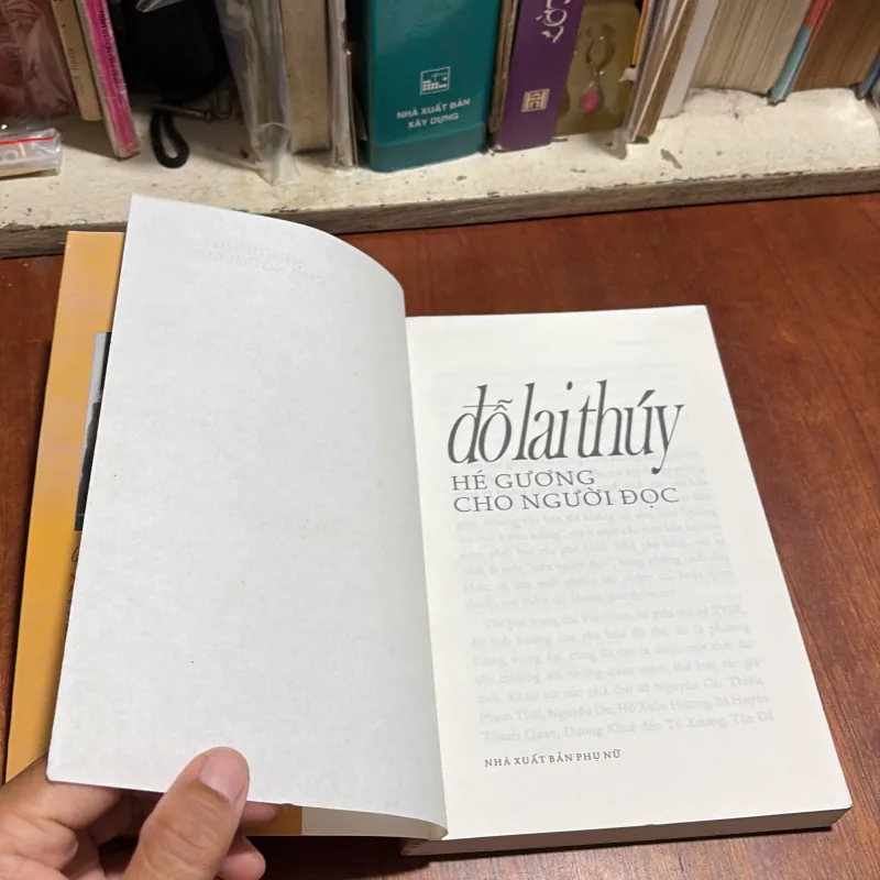 II Sách Hay: Hé Gương Cho Người Đọc - Đỗ Lai Thuý - 2015 1021363