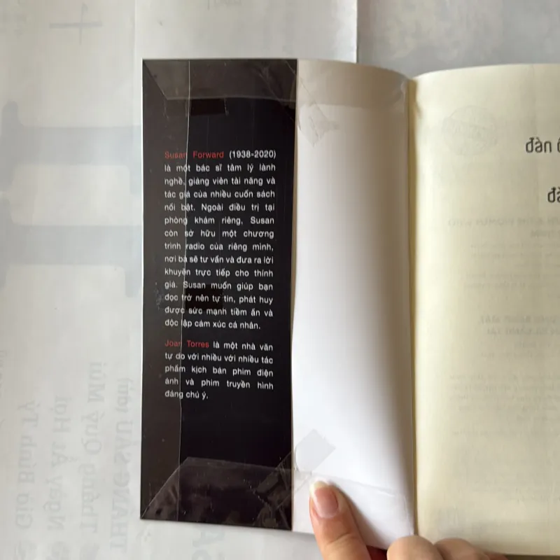 THAO TÚNG đàn ông bằng mắt/ đàn bà bằng tai 977028