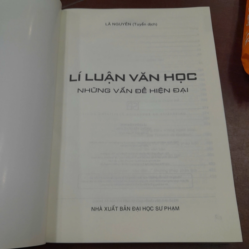 LÍ LUẬN VĂN HỌC NHỮNG VẤN ĐỀ HIỆN ĐẠI - LÃ NGUYÊN DỊCH 492975