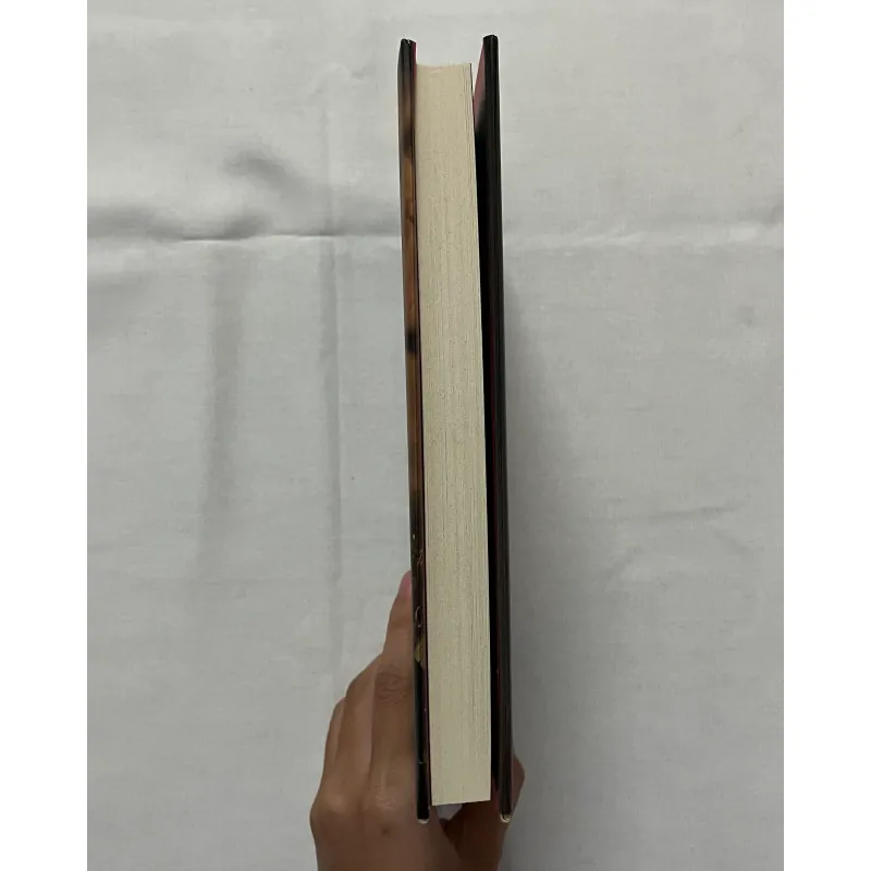 Woman, Eating - Claire Kohda 789424