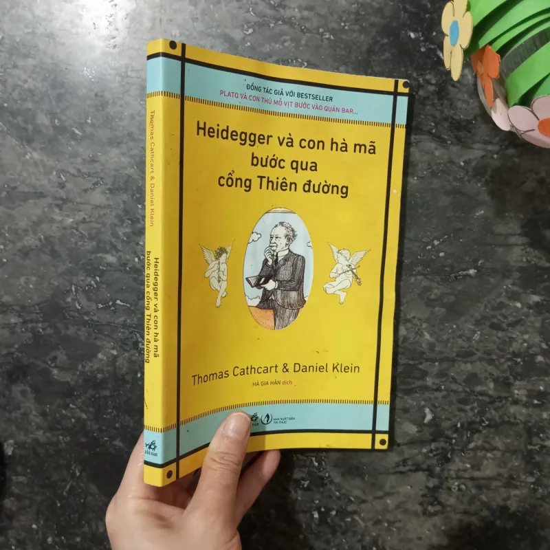 Sách Tiểu thuyết Heidegger và con hà mã bước qua cổng Thiên đường của Thomas Cathcart & Daniel Klein 961631