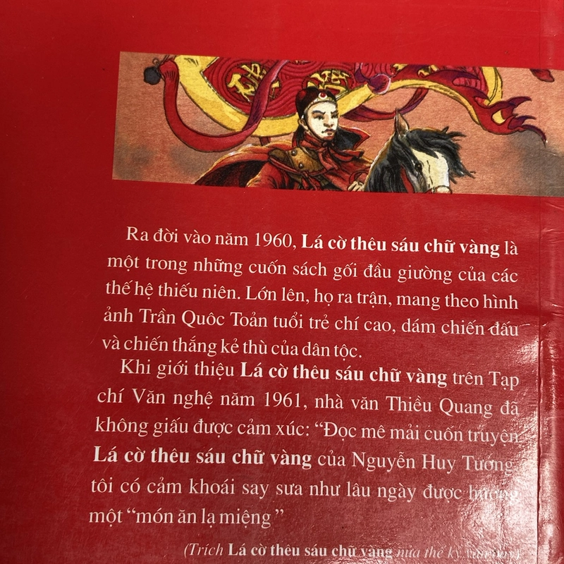 LÁ CỜ THIÊU SÁU CHỮ VÀNG (XB 2014) 470532