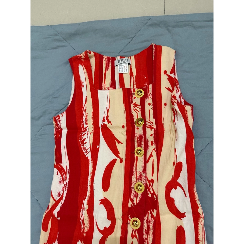 Đầm linen hoạ tiết đỏ nút vàng size M 463369