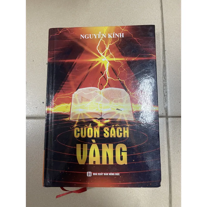 Cuốn sách vàng - Nguyễn Kính (c47) 996601