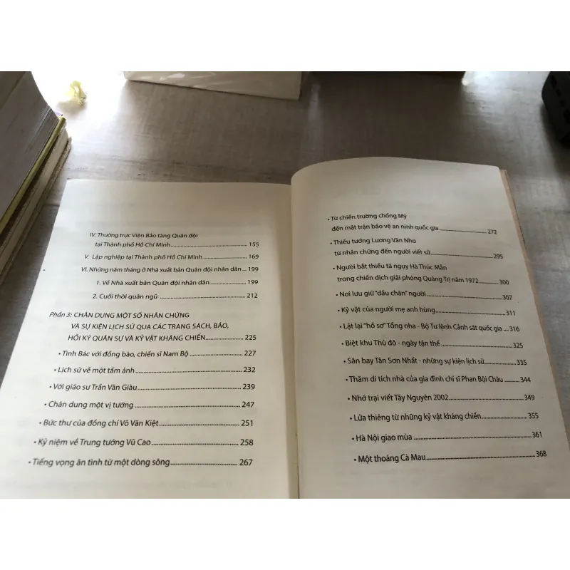 Chuyện người chép sử 784548