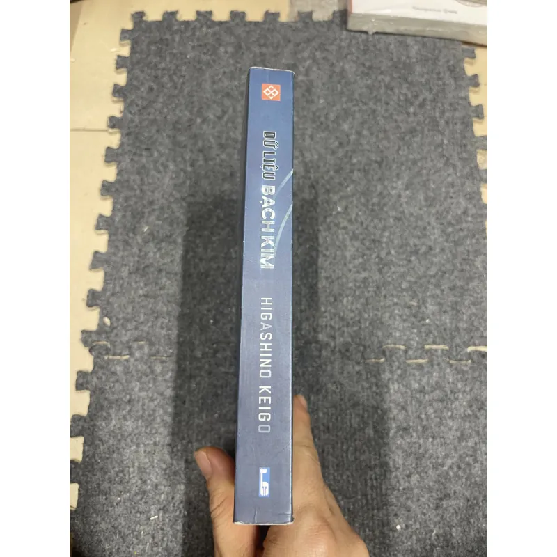 Dữ Liệu Bạch Kim - Higashino Keigo (c47) 927135