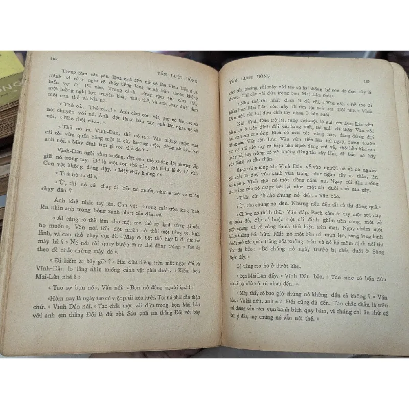 Ghềnh đá và các truyện khác - Lawrence Sargent Hall 700814