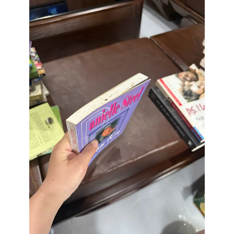 Thầm Kín – Danielle Steel | Tiểu Thuyết Tình Cảm Kinh Điển Bán Chạy - K4 1018056