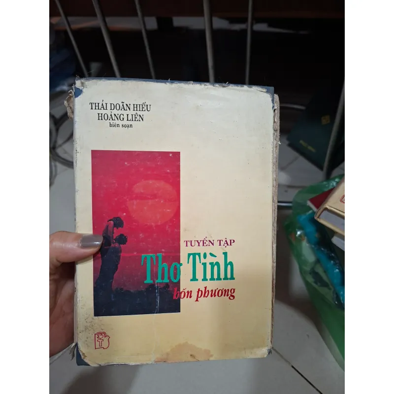 Tuyển tập thơ tình bốn phương 957758