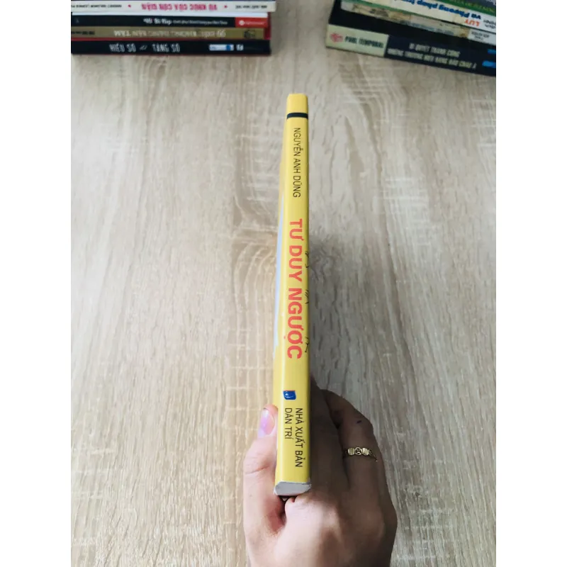 TƯ DUY NGƯỢC  1020346