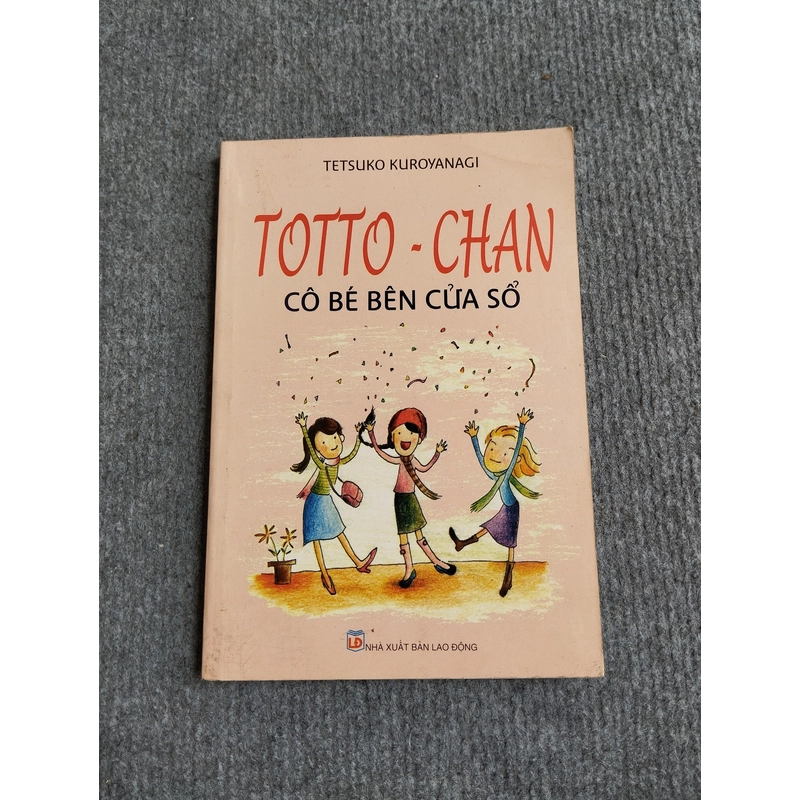 TOTTO - CHAN: CÔ BÉ BÊN CỬA SỔ 552782