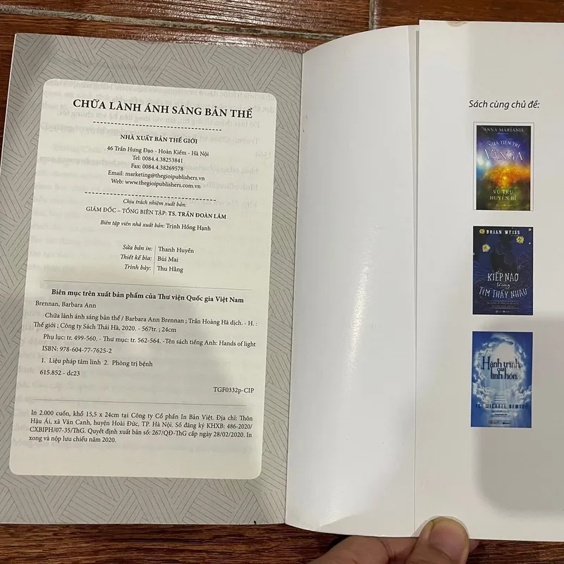 Chữa Lành Ánh Sáng Bản Thể - Barbara Ann Brennan (6) 738100