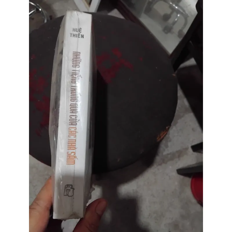 Những tiếng trống qua cửa các nhà sấm ( Huệ Thiên - An Chi ) 1030437