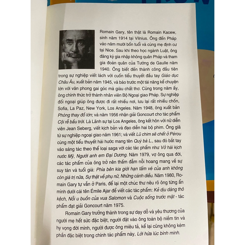 Lời hứa lúc bình minh - Romain Gary 299750