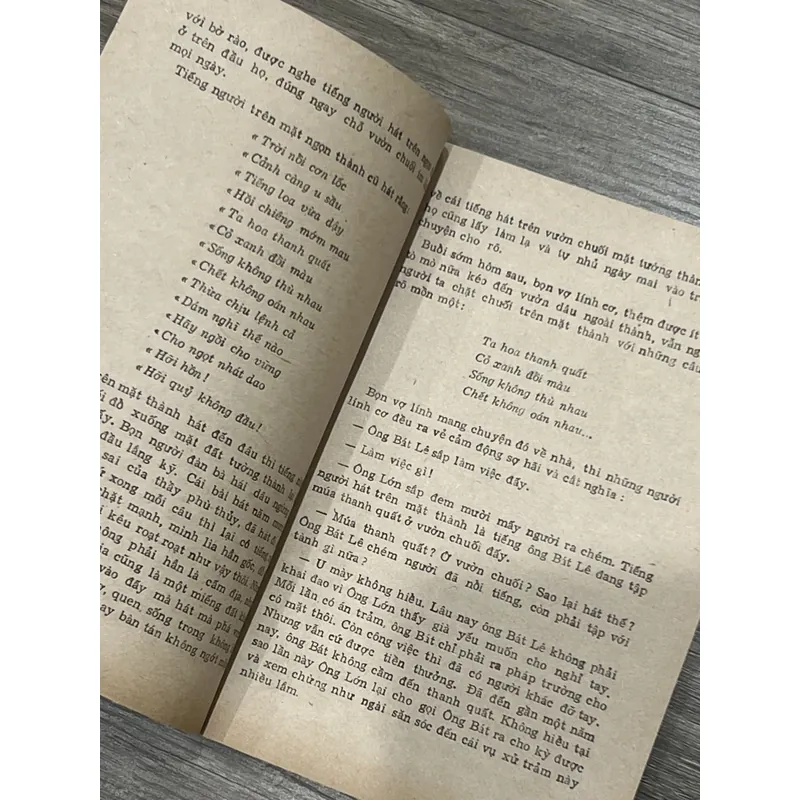 Combo 2 cuốn nổi tiếng của Nguyễn Tuân  707202