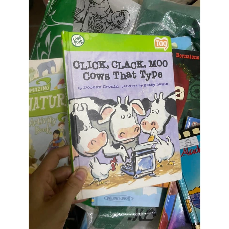 Truyện Click, clack, moo, cows that type 309683