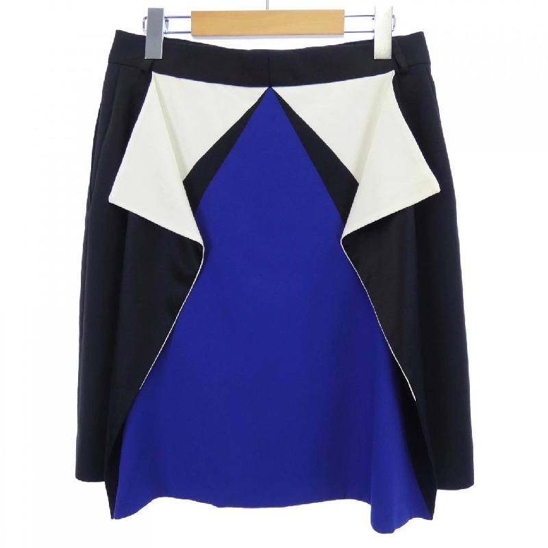 Quần short BURBERRY 649481