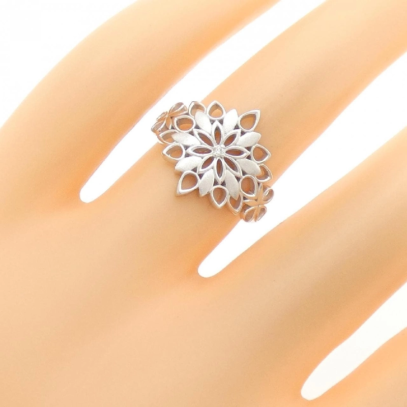 Nhẫn kim cương hoa K18WG 0.01CT 668711