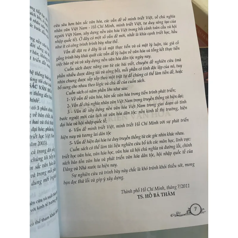 VĂN HOÁ VÀ BẢN SẮC VĂN HOÁ DÂN TỘC - HỒ BÁ THÂM  1001460