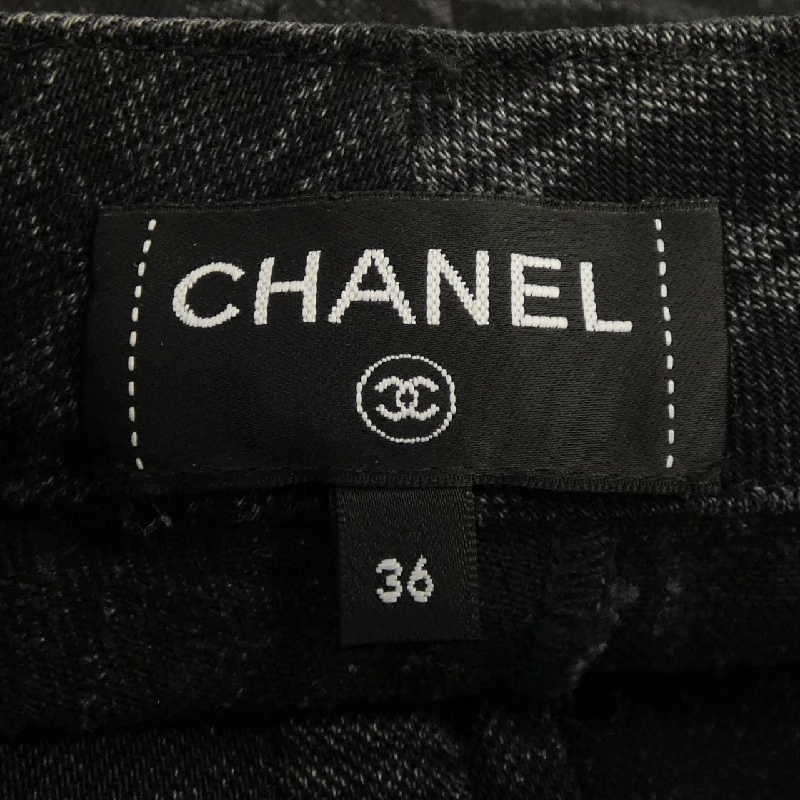 Chanel CHANEL P77604V69616 Quần shorts 645928