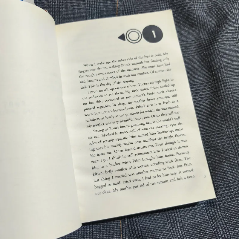 The Hunger Games + Catching Fire + Mockingjay - Suzanne Collins 777859