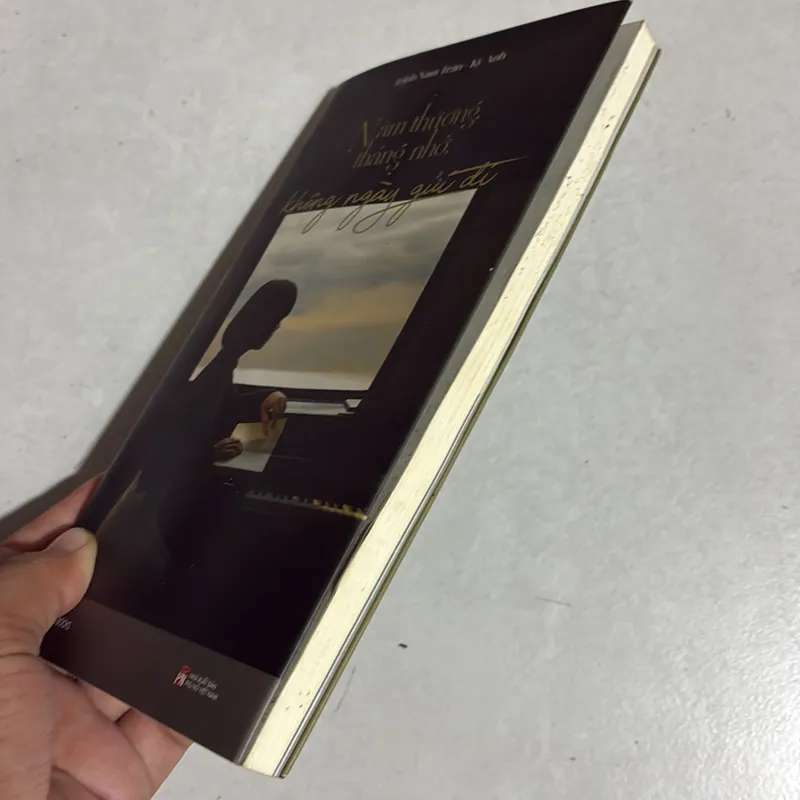 Năm thương, tháng nhớ, không ngày gửi đi  689553