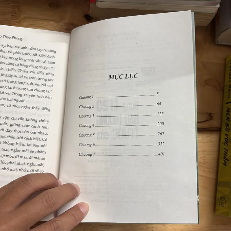 II Tiểu Thuyết: Đừng Treo Đau Thương Trước Cửa - Cao Thuỵ Phong - 2016 697205