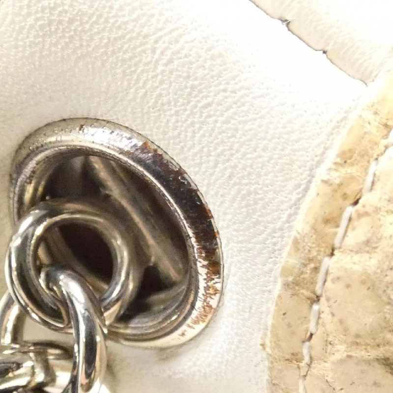 Túi xách chéo Chanel Cambon Line 25175 613372