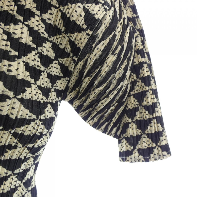 Pleats Please - Áo Top Hàng hiệu Chính hãng 829267