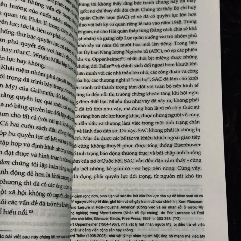 Đám đông cô đơn 758033