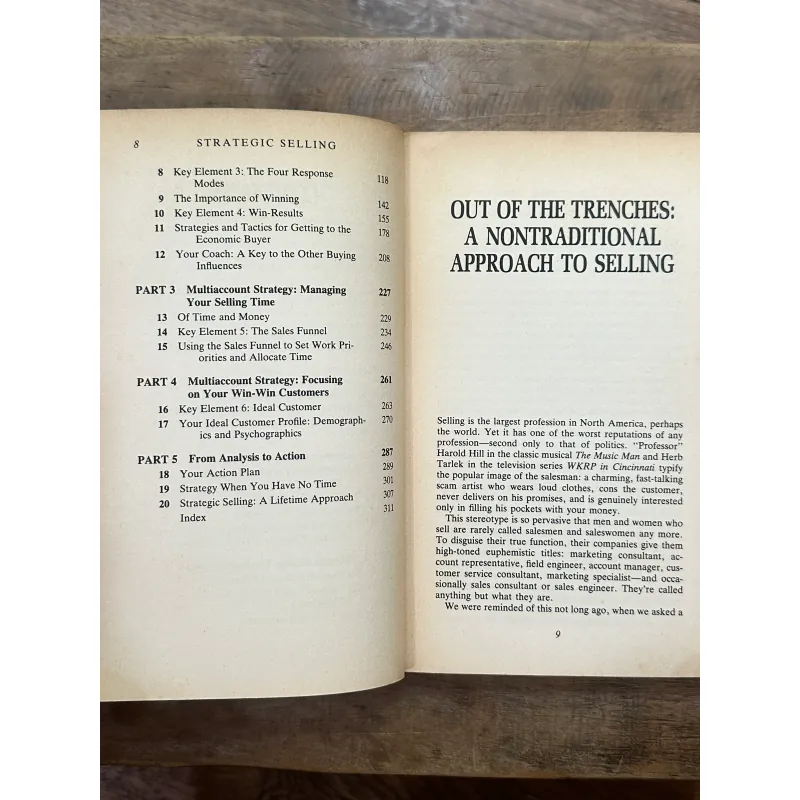 Strategic Selling - Robert B. Miller, Stephen E. Heiman, Tad Tuleja 730949