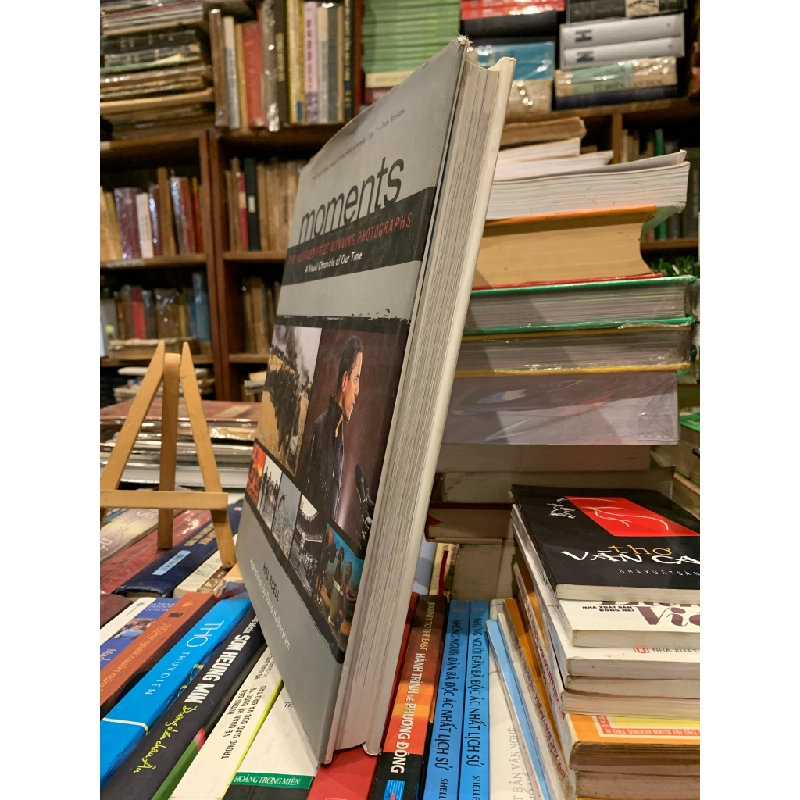 Moments: The Pulitzer Prize-winning Photographs - Hal Buell 332964