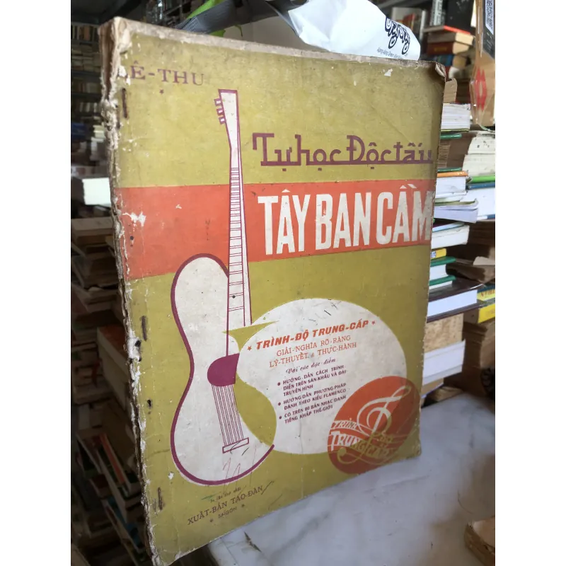 Tự học độc tấu tây ban cầm - Lê Thu 1002437