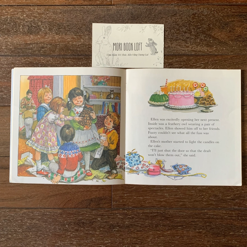 Sách tranh tiếng anh Fuzzy Rabbit, Used, minh họa cổ điển 478673