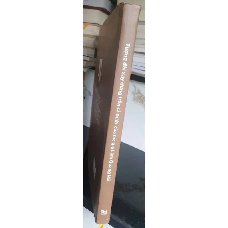 Sách Tượng Đài Xây Dựng Trên Cả Nước 681103