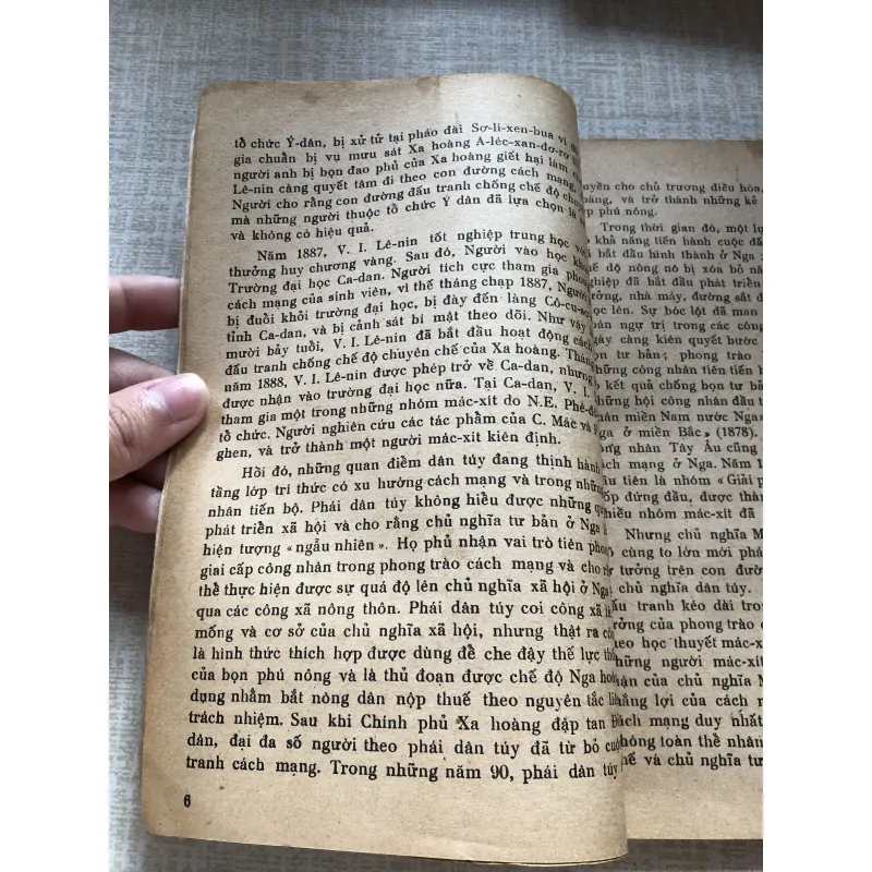 Đời hoạt động cách mạng của Lê-Nin vĩ đại 961374