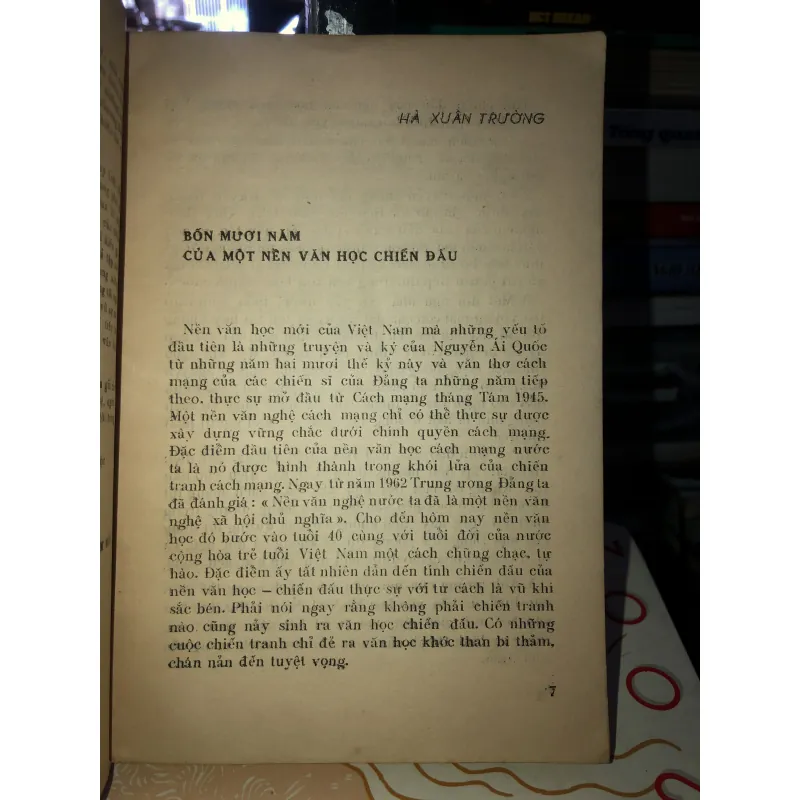 40 năm văn học tiểu luận phê bình  932392