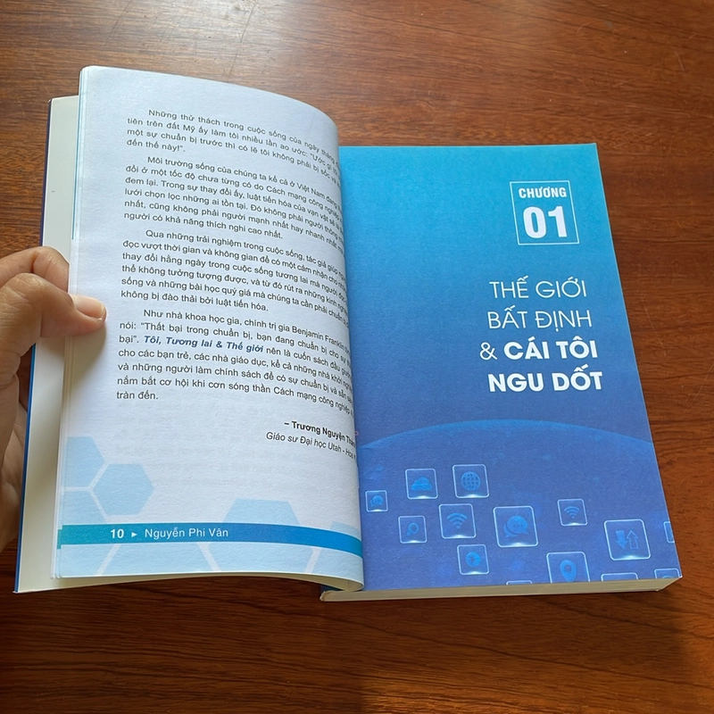 II Sách Kỹ Năng: Tôi _ Tương Lai Và Thế Giới - Nguyễn Phi Vân - 2019 498395