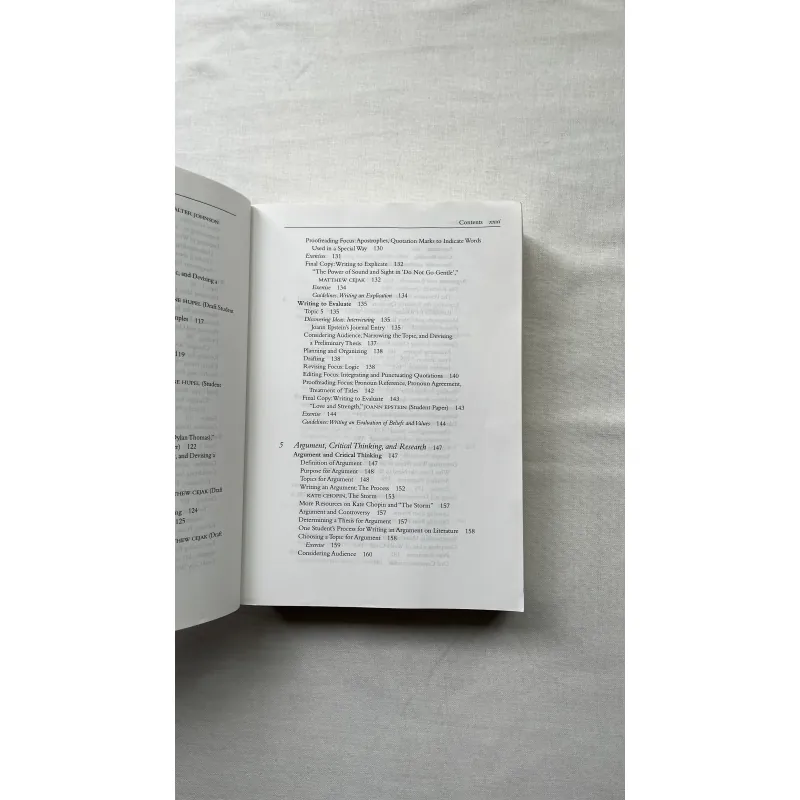 Responding to Literature: Stories, Poems, Plays, and Essays - Judith A. Stanford   991983