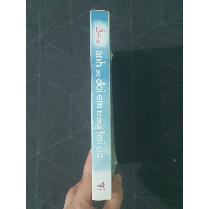 "Anh sẽ đợi em trong hồi ức" - Tân Di Ổ 476023