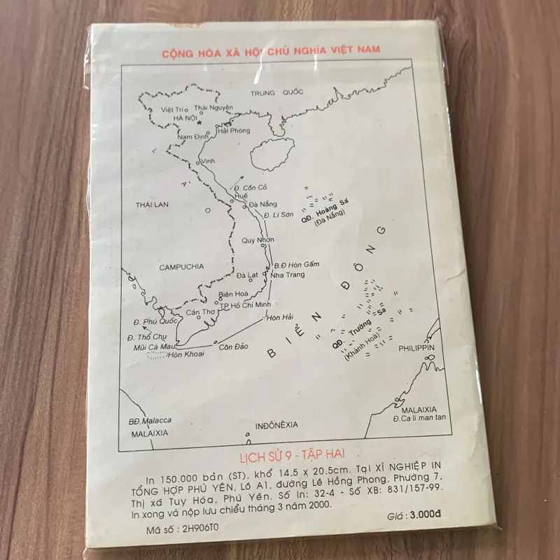 Sách lịch sử 9 tập hai, in năm 2000 674615